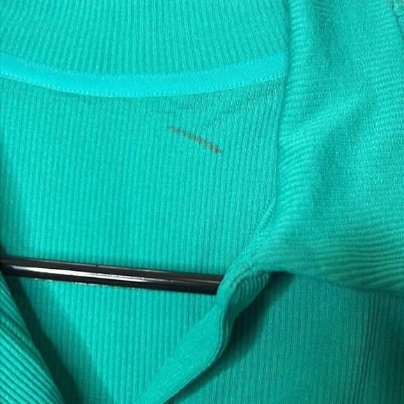 Athleta Aurora Seamless Crop Polo Top Size M NWT - Picture 3 of 8